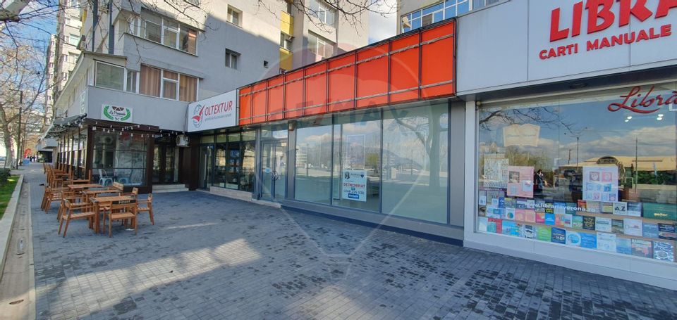 65sq.m Commercial Space for rent, Ultracentral area