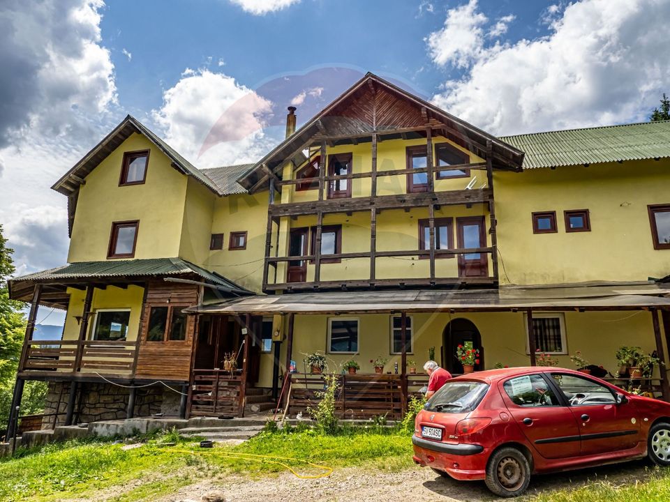 Vila / Pensiune cu 20 camere de vânzare în Câmpulung Moldovenesc, SV