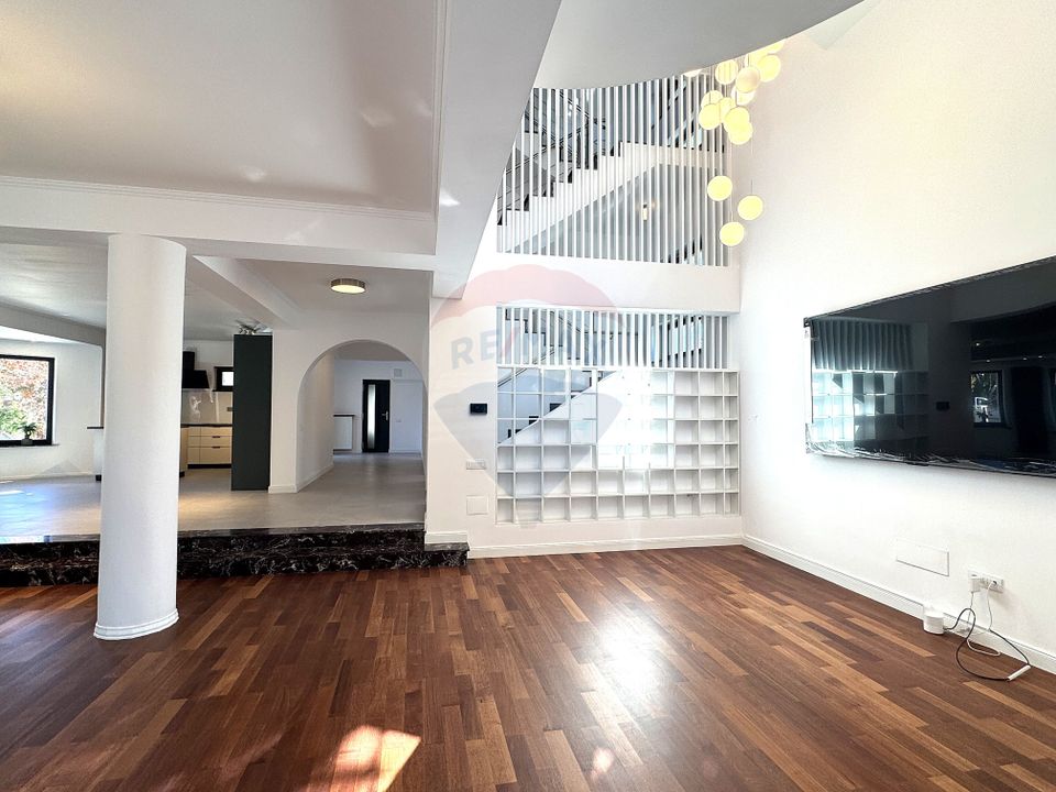 Vila individuala, 7 camere, 2 garaje, curte - Pipera, Cortina North