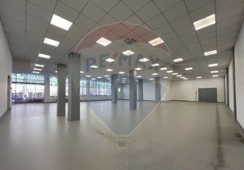 Spațiu comercial de închiriat, zona Iris, 600mp, înălțime 3.80-4.20m