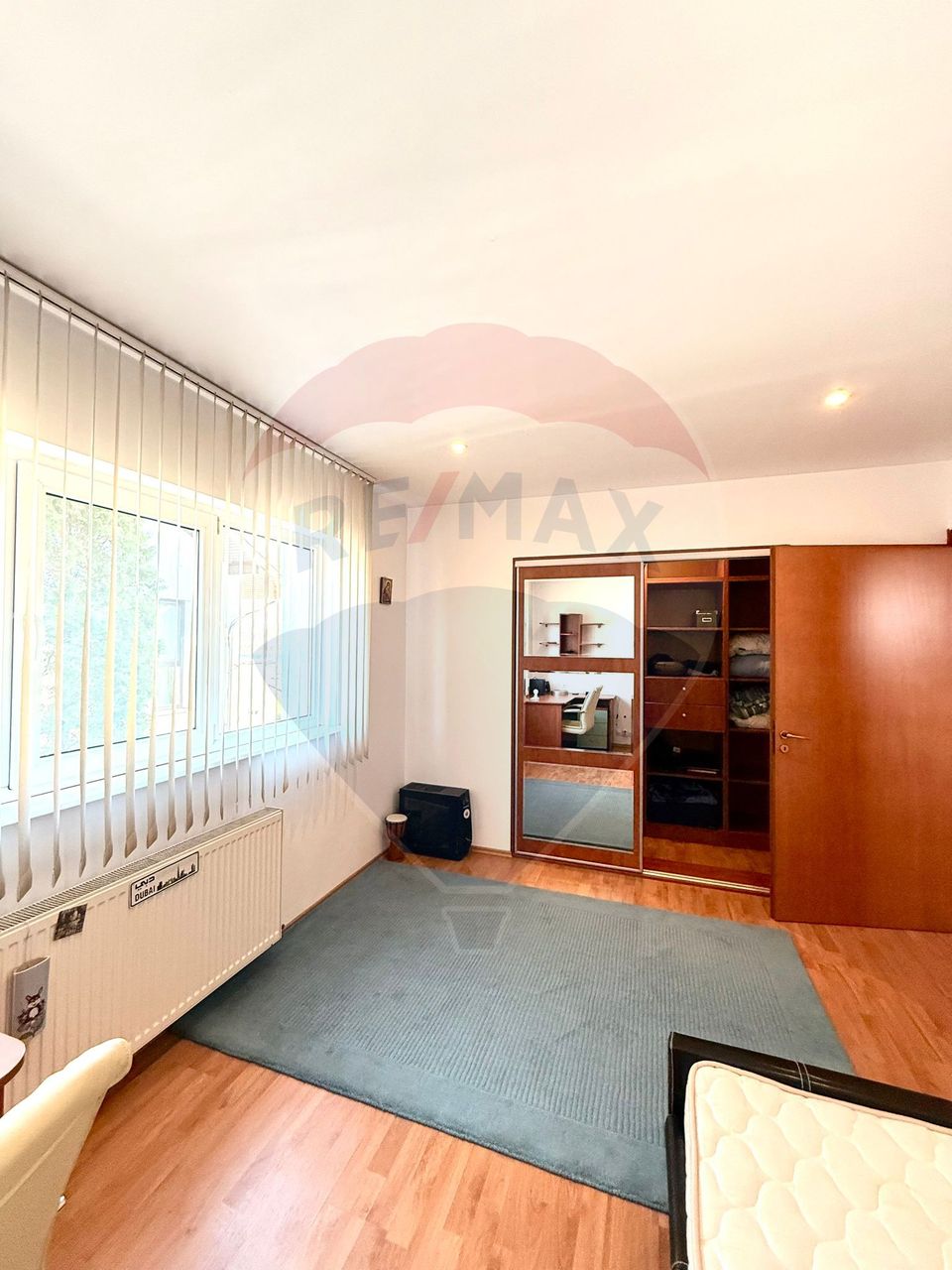 INCHIRIERE Vila 5 camere Otopeni/ Ferme