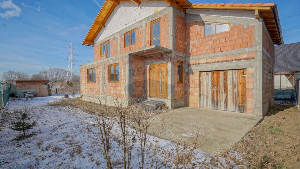 Comision 0% Casa la rosu, 6 camere, 500 mp teren, Stupini