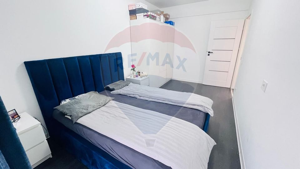 Apartament cu 3 camere de vânzare în zona Nufarul