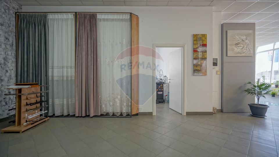 520sq.m Commercial Space for rent, Est area