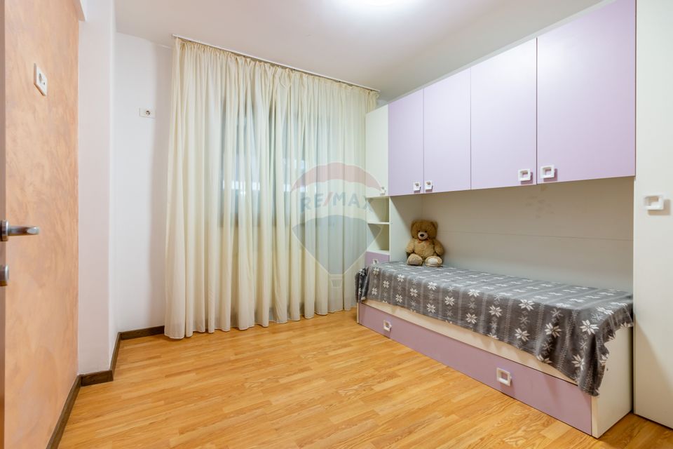 Apartament cu 4 camere si gradina proprie de vanzare/ str.  Amurgului