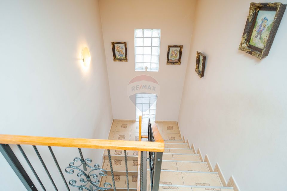 Casă / Vilă de Vânzare 200mp Teren 870mp Str. Soarelui - Valea Lupului