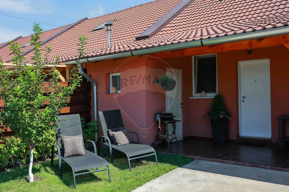 Modern House with 5 Rooms and Elegant Design in Nojorid, Near Oradea