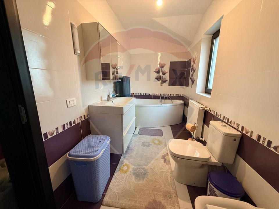 Casă / Vilă cu 4 camere de vânzare in Sanpetru