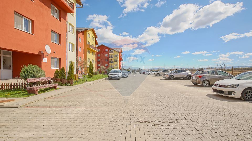 Apartament 2 Camere Subcetate - Mobilat, Parcare, Liniște lângă Brașo