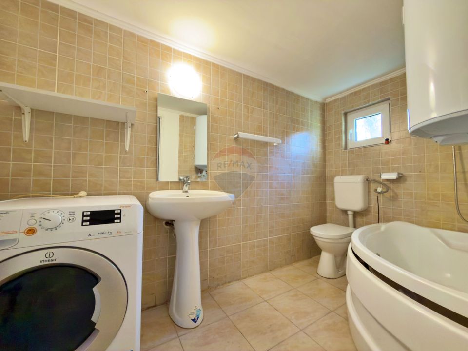 Casă cu 3 camere de vânzare în zona 3 Insule, Arad