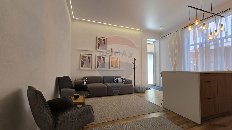 Vând apartament 2 camere, zona Ultracentrala Comision 0 %