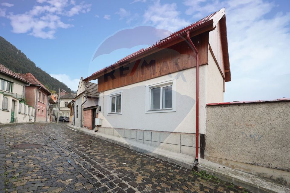 Vilă cu 3 camere, de vânzare, în zona Centrul Istoric!