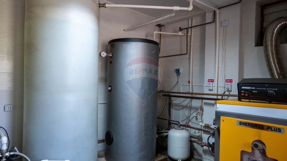 Oferta - vanzare pensiune 10 camere si casa de vacanta, Slanic Prahova