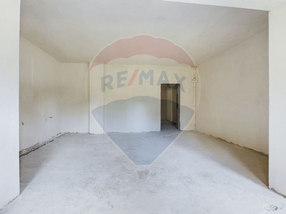 385sq.m Commercial Space for rent, Grivitei area