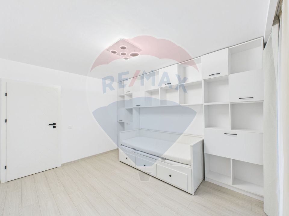 Apartament cu 3 camere de vânzare în zona Lujerului