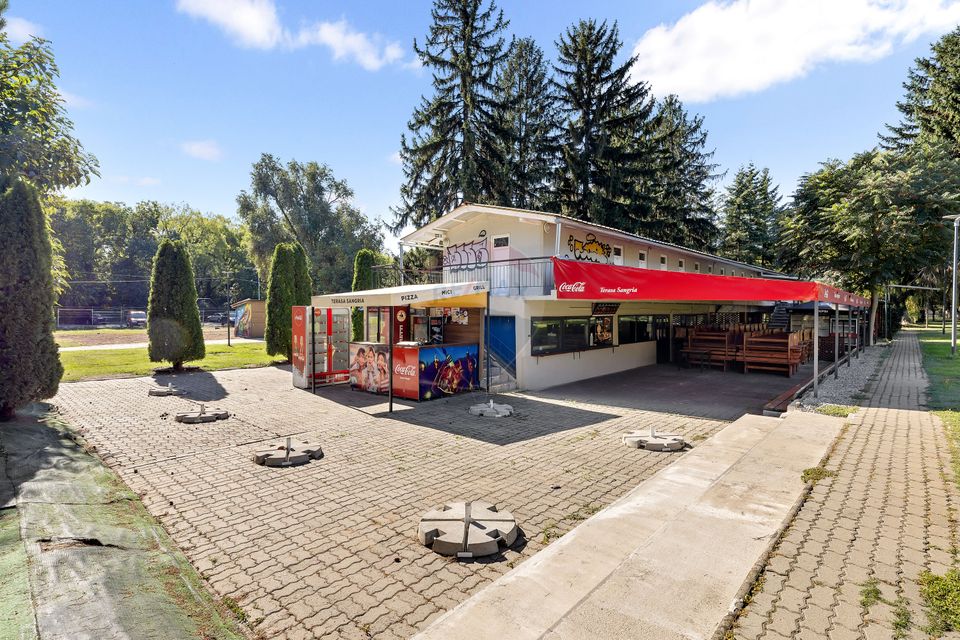 Terasa de vanzare pe strandul Neptun