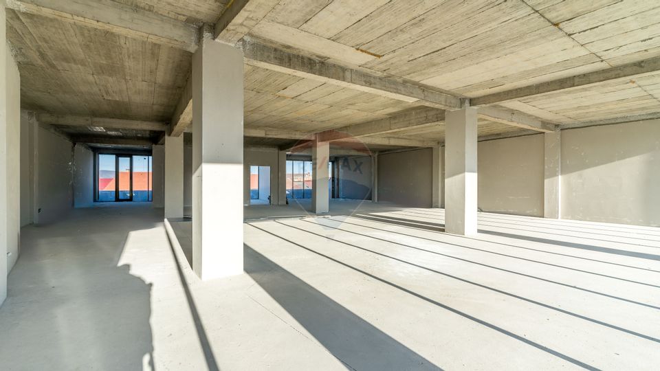 296sq.m Office Space for rent, Ultracentral area