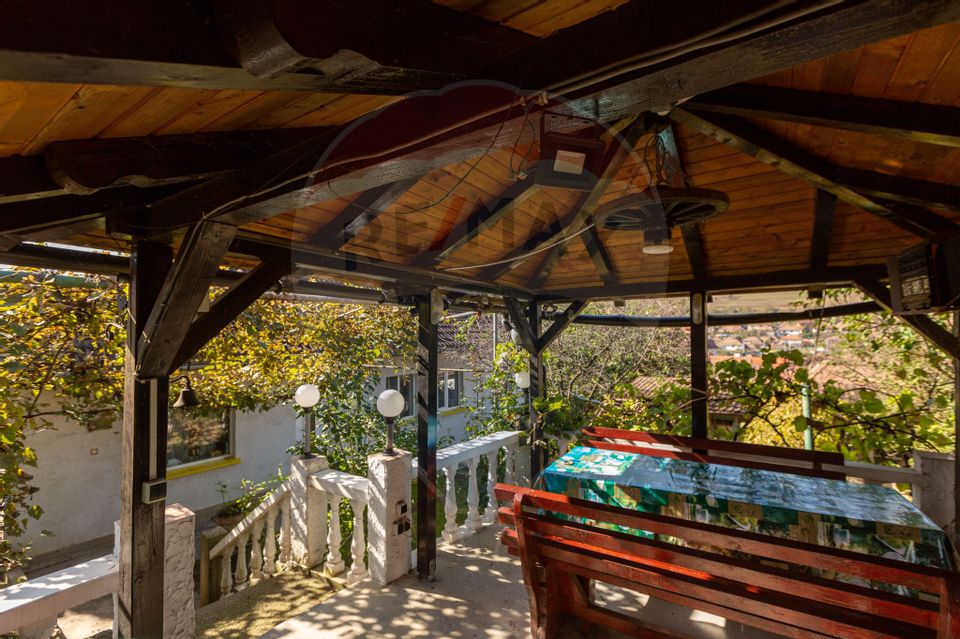 3 room House / Villa for sale, Est area