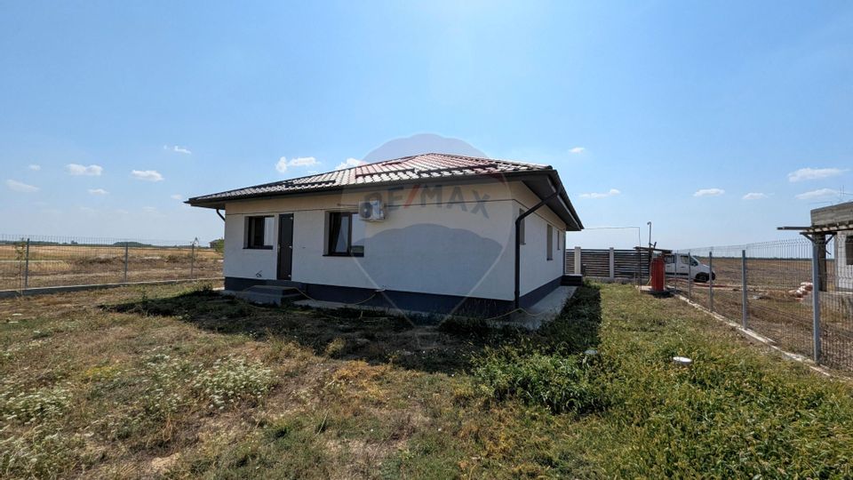 De Vânzare Casă nouă 4 camere 573 mp teren Baldana Dâmbovița