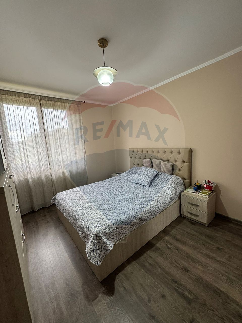 Casă / Vilă nouă cu 5 camere + casă bătranească renovată