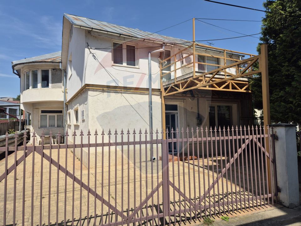 8 room House / Villa for sale, Energiei area