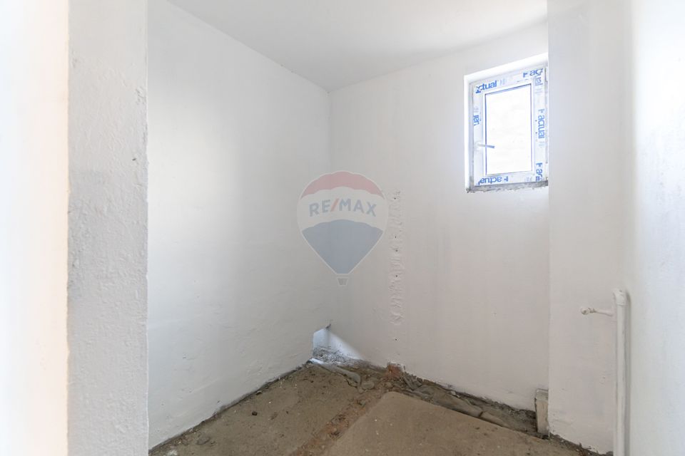 Casă de vânzare | 5 camere | Teren 1,100 mp | STUPINI | COMISION 0% |