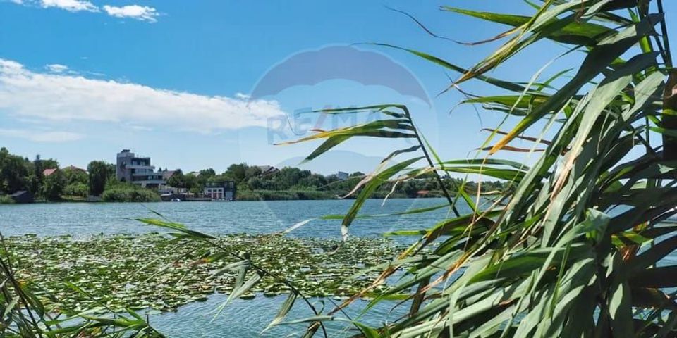 Vila la Lacul Snagov deschidere 21 ml,  ponton propriu