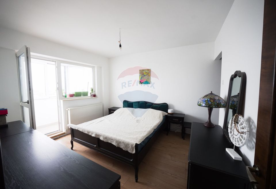 Apartament cu 4 camere de vânzare Ultracentral