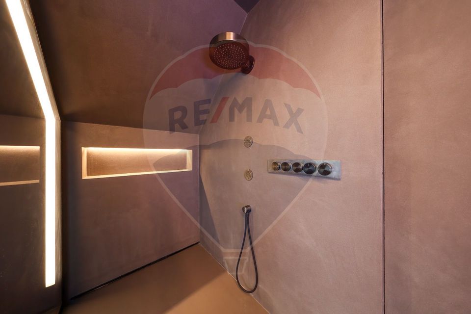 Casă modernă cu arhitectură minimalistă și confort inteligent Brasov