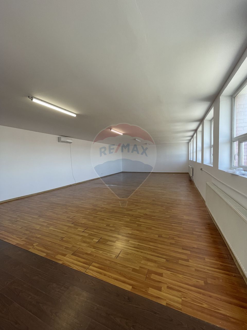 154sq.m Office Space for rent, UTA area