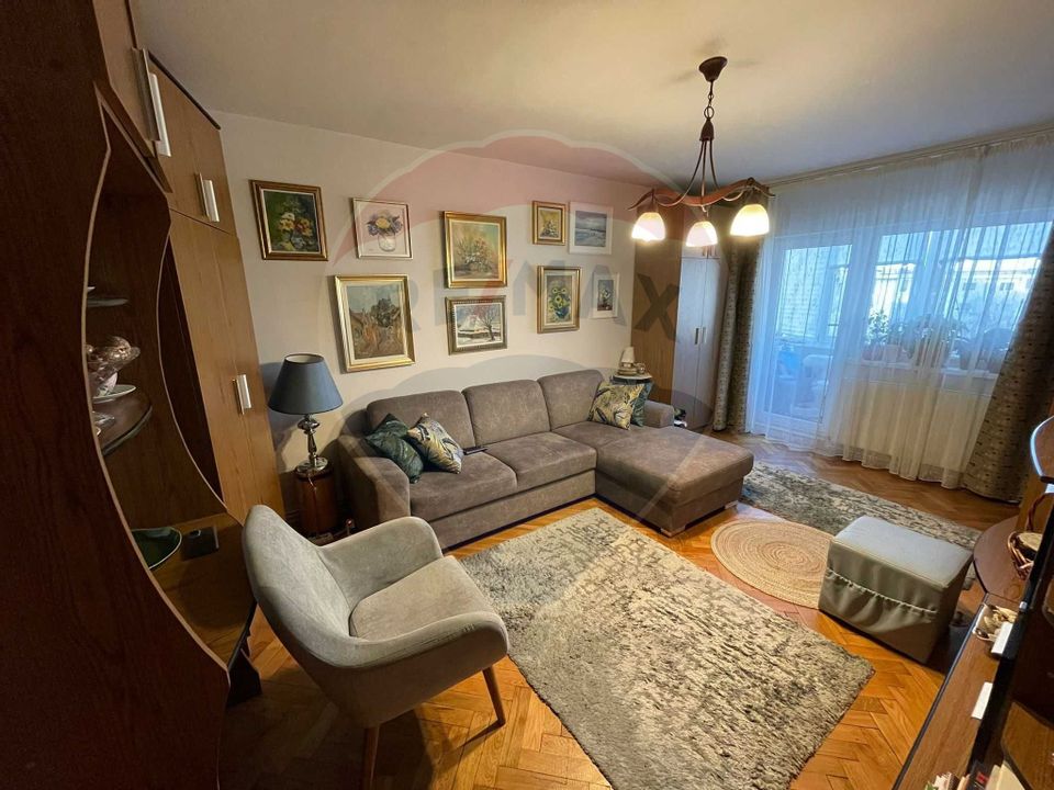 Apartament cu 3 camere de închiriat în zona Manastur