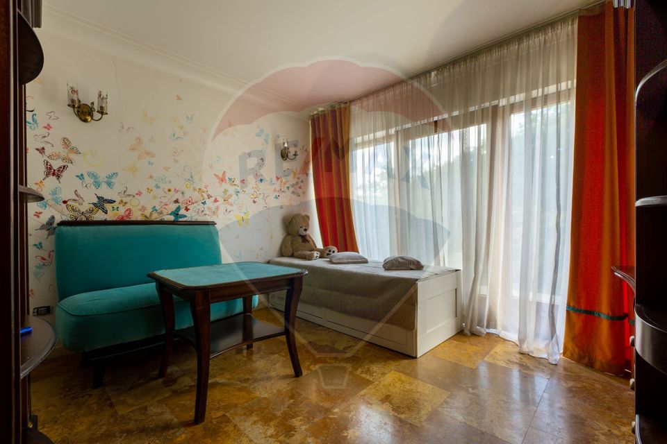 Casă spectaculoasă în Mediaș – reședința antrenorului Cristi Pustai