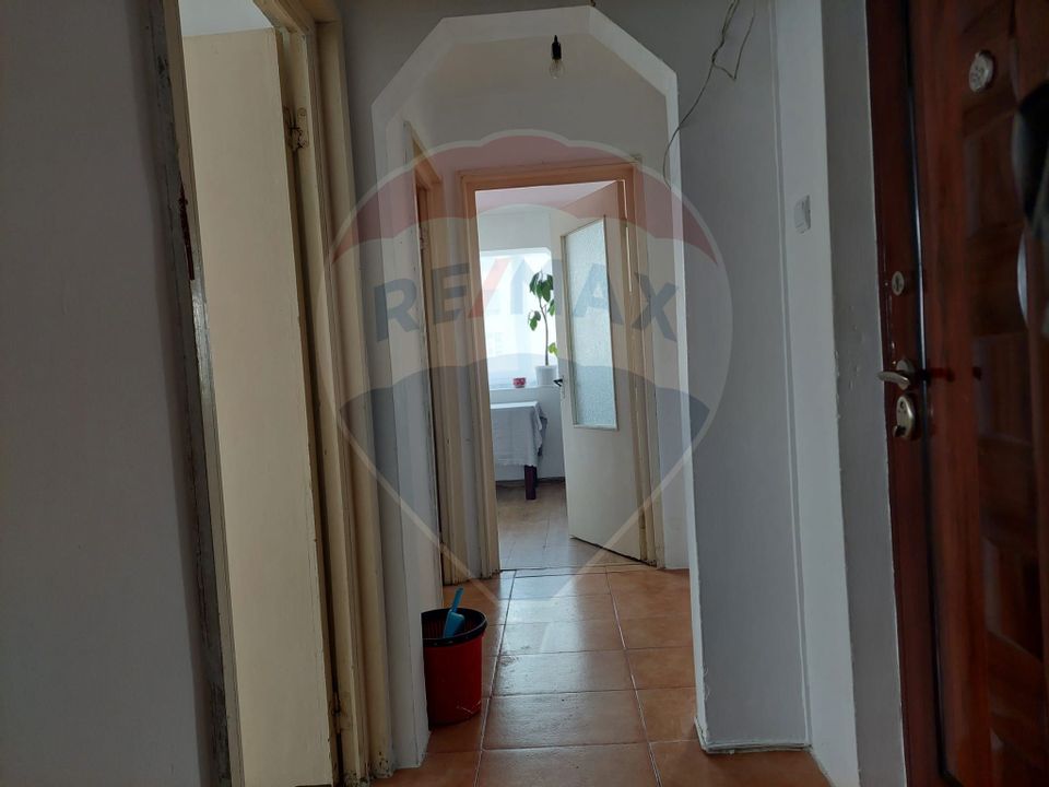 Apartament cu 3 camere decomandat de vanzare  in zona Narcisa-Bacau