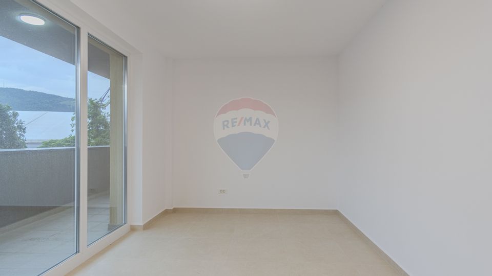 Clinica medicala-9 cabinete- URBAN PLAZA - bloc 15 parter!