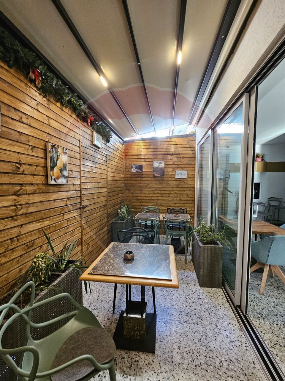 85sq.m Commercial Space for rent, Ultracentral area