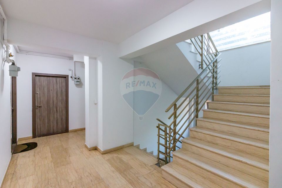 Penthouse 5 camere, acces privat lift | Sisesti, Rompetrol