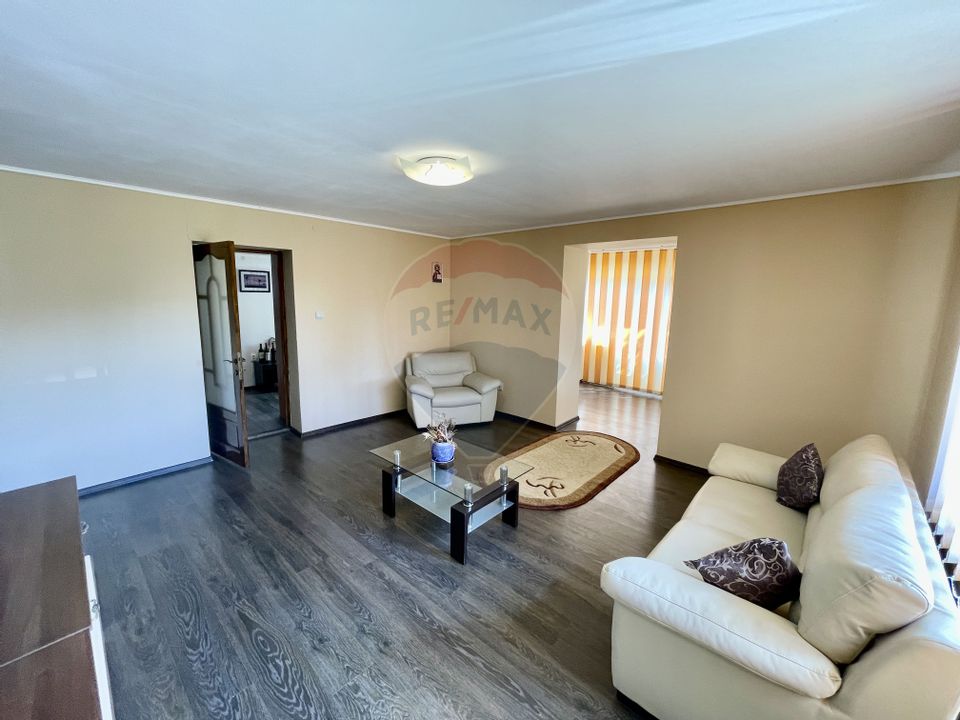 6 room House / Villa for sale