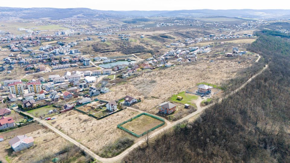 Teren 1,424mp Hlincea / Strada LILIACULUI