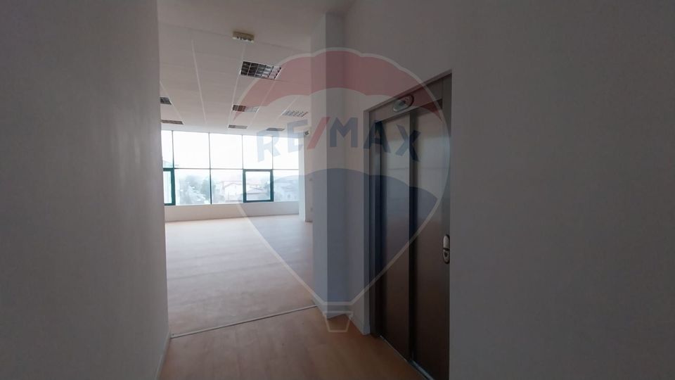 1,200sq.m Office Space for rent, Universitate area