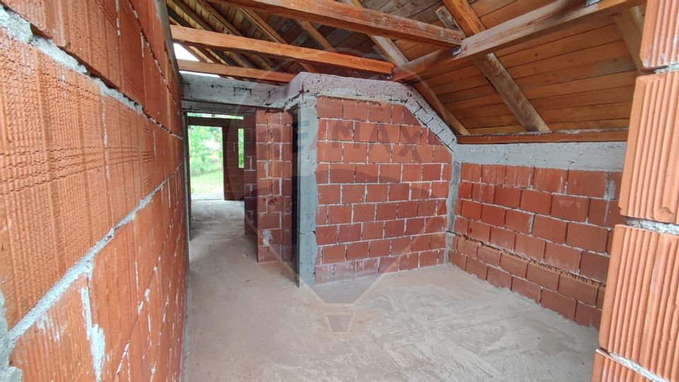 Casă de vacanta cu 6 camere de vanzare Suncuius