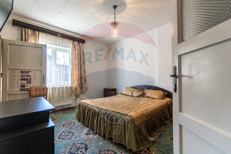 Casă "insiruita" 3 camere D+P+1+ pod/  str Forjei  - Brasov