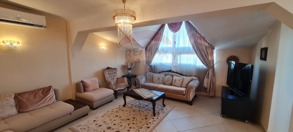 Apartament cu 3 camere de vânzare în zona Straulesti