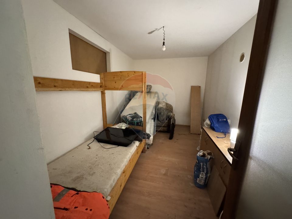 Apartament 2 camere în curte comună – Turda, str. Avram Iancu, central