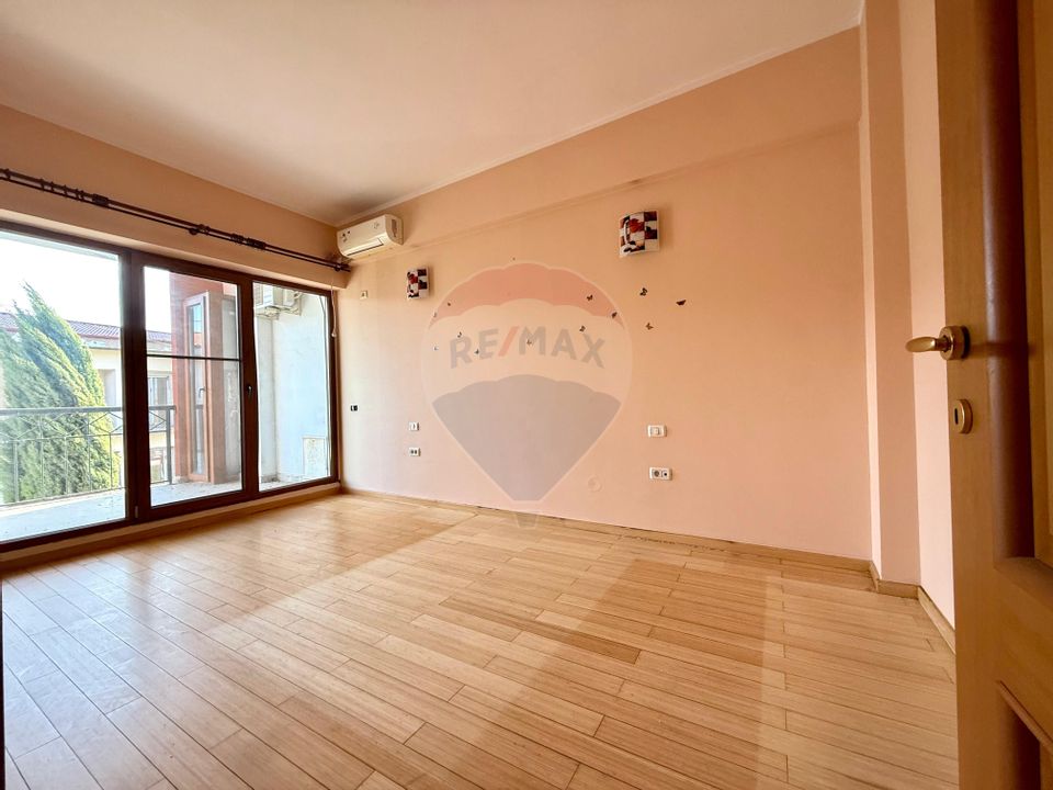4 room House / Villa for sale