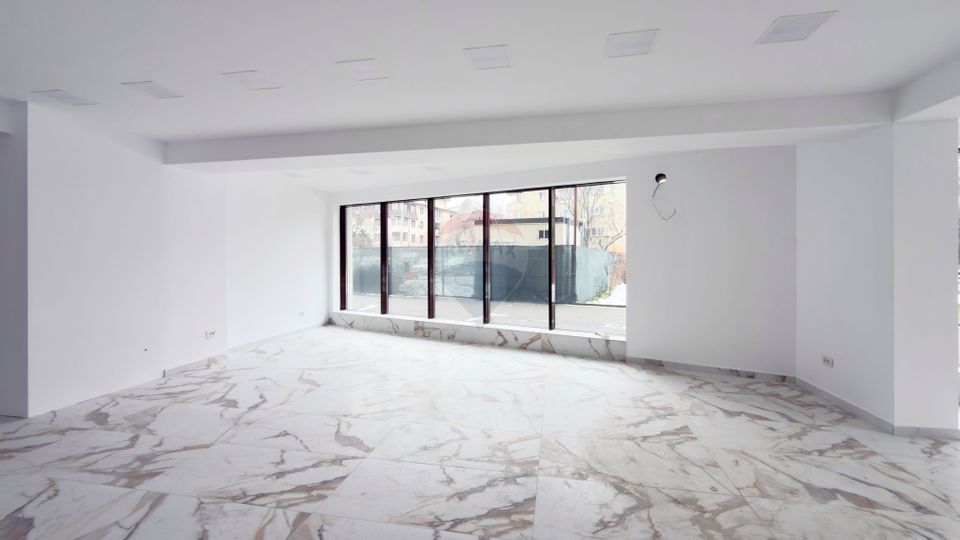 Spațiu comercial 200mp | 2025 | ROI 10% | Vitrina 9ml | 13 Septembrie