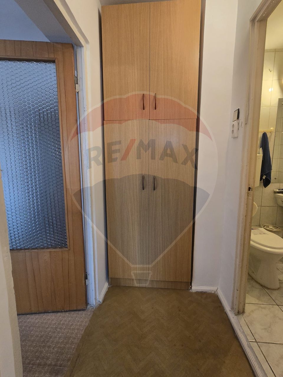Apartament cu 3 camere de vânzare în zona Bucur Obor