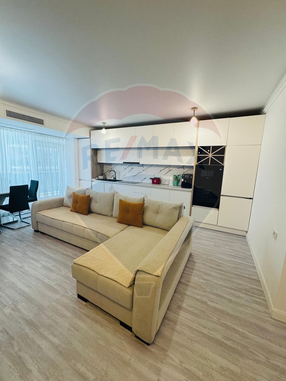 Apartament 2 camere de vanzare White Titanic +loc de parcare