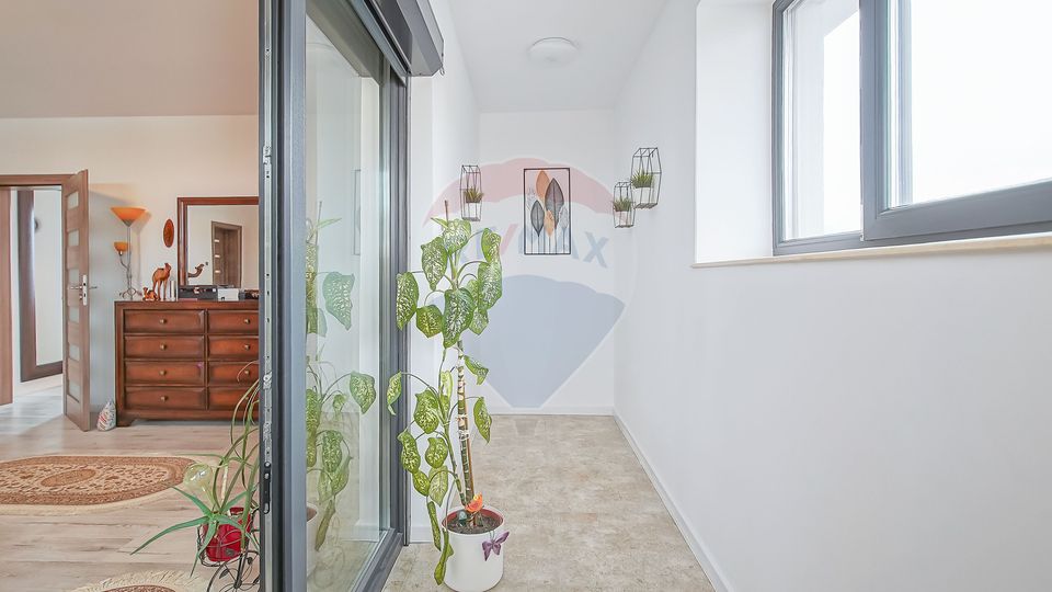 Casă premium cu 270 mp utili, 7 camere ,curte generoasă în Bartolomeu