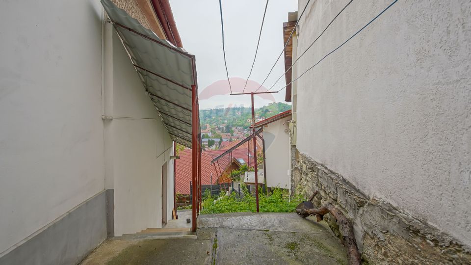 Casă / Vilă cu 5 camere de vânzare în zona Schei, Cotun 9
