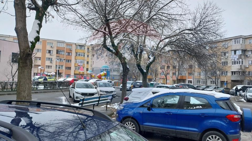 Apartament cu 3 camere decomandate în Lapus-Decebal